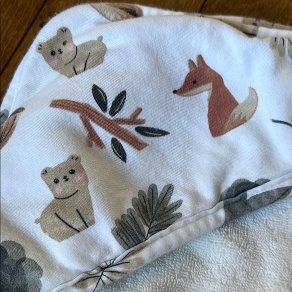 White Hooded Baby Towel with Animal Print - Picture 3 of 4